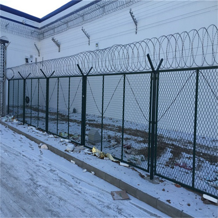 青島監獄鋼網墻安裝完畢圖片4