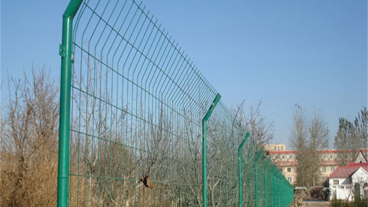 圈地護欄18631858321 圈地護欄18631858321